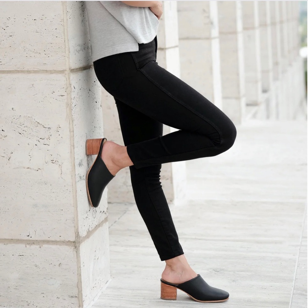 Nisolo All Day Heeled Mule. Lightly used. Size 8.